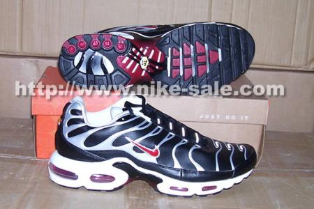 nike le reqine